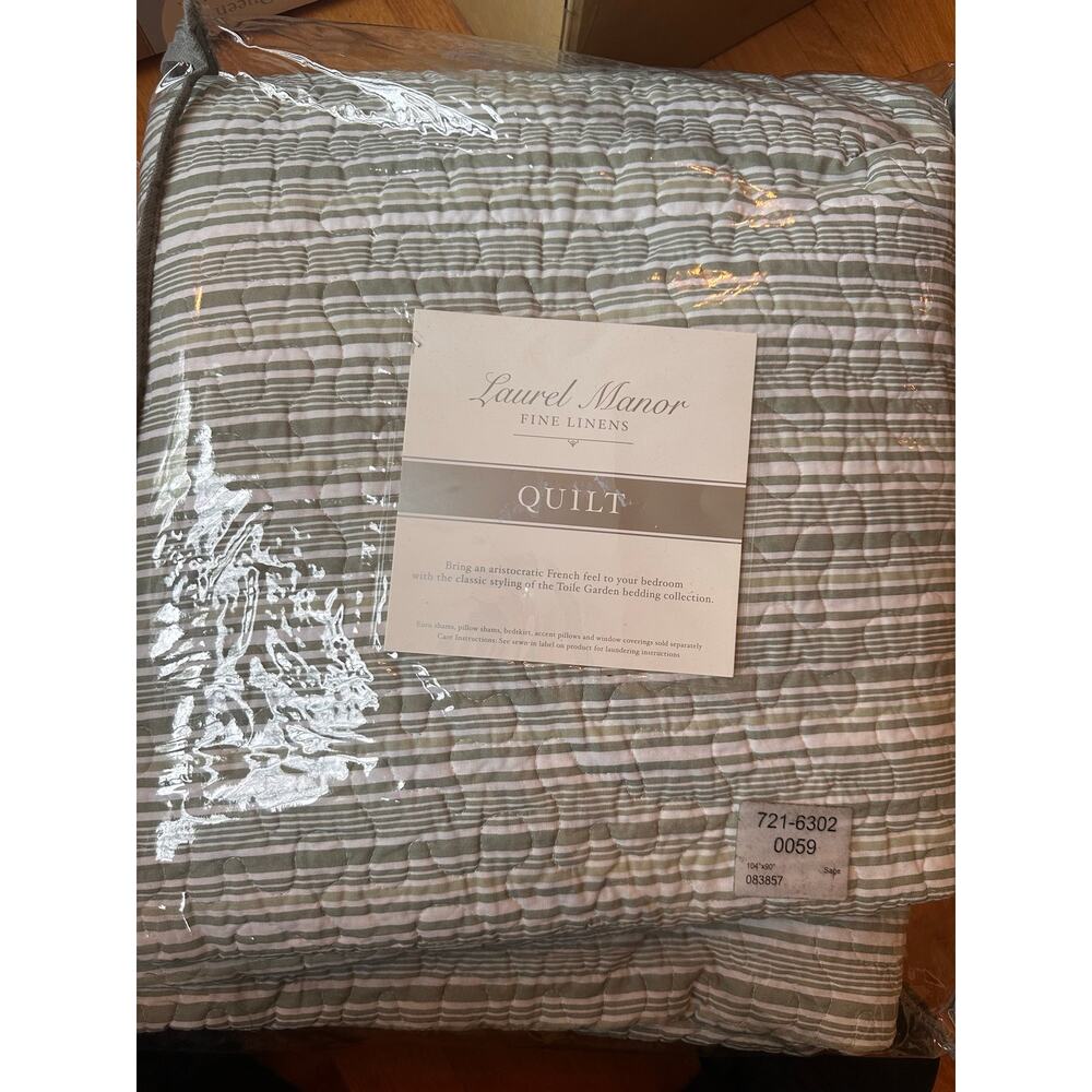 Laurel Manor Toile Garden Cotton Bedspread-King Size